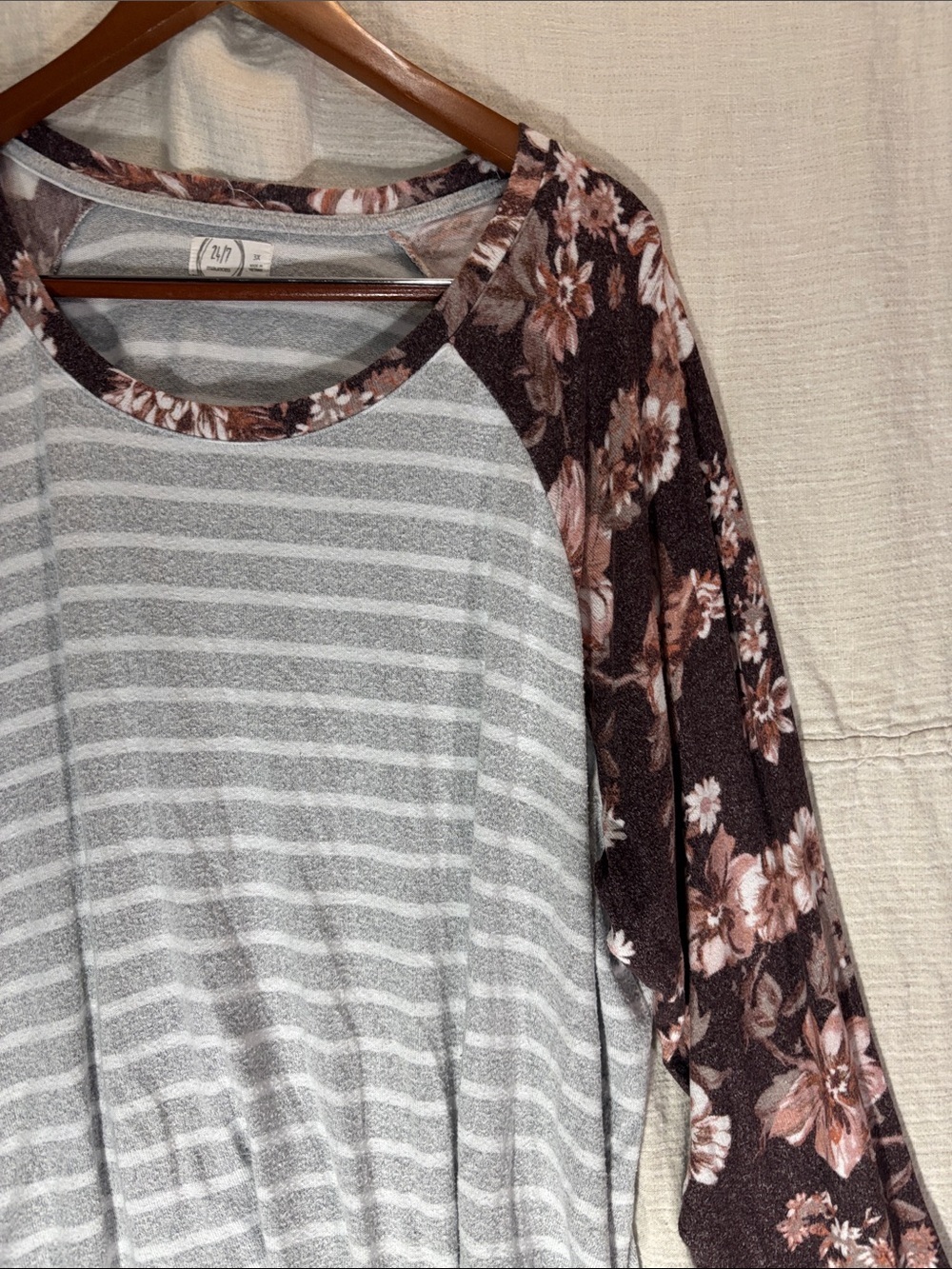 Gray Striped Long-Sleeve Raglan Tee with Brown Floral Sleeves - Picture 6 of 16